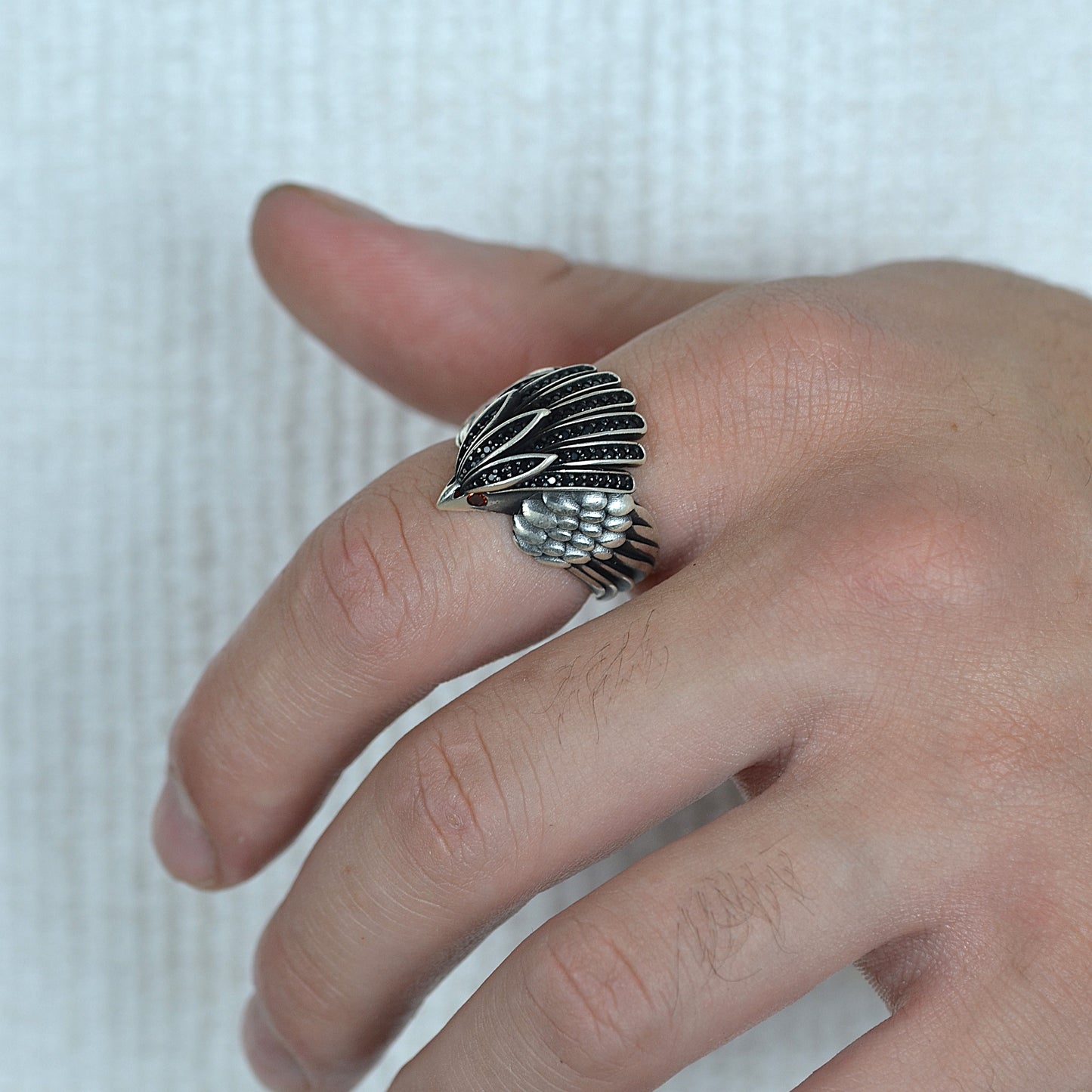 Crimson Eye Falcon Ring silver 925k