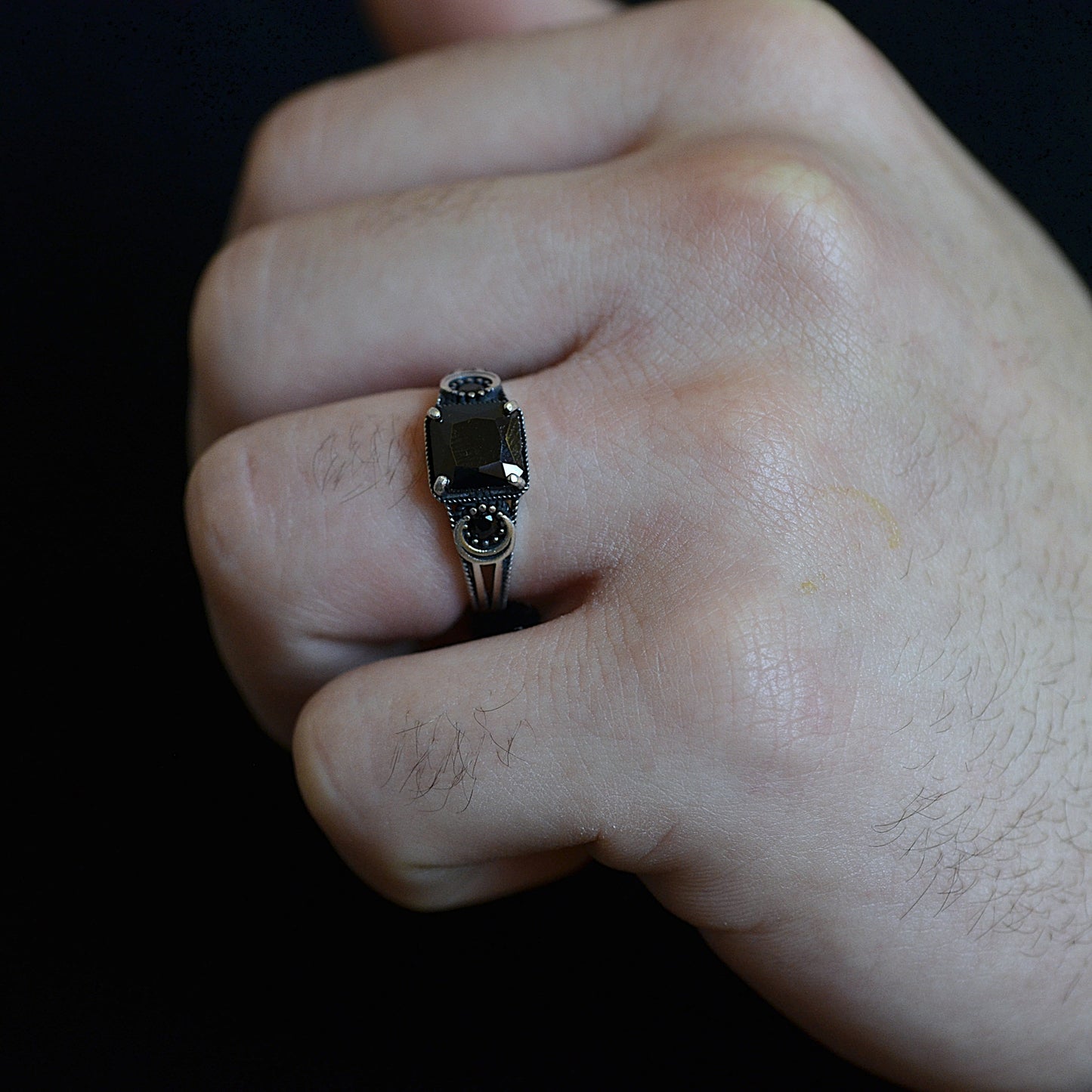 Obsidian Edge Ring Silver 925K
