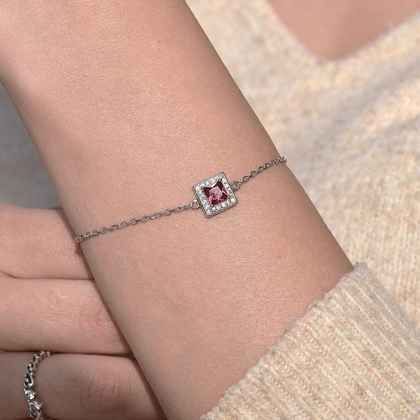 red stone bracelet 925k