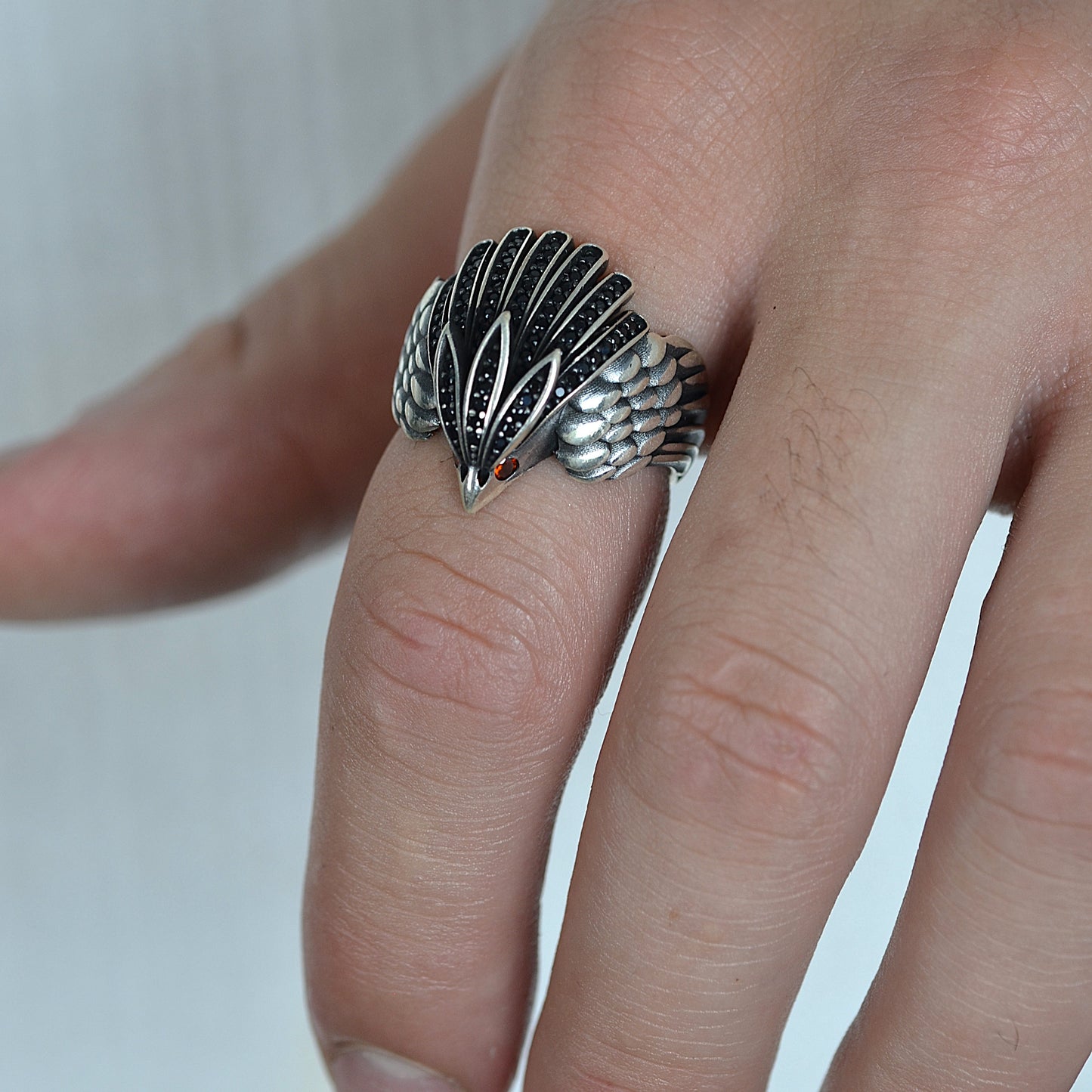 Crimson Eye Falcon Ring silver 925k