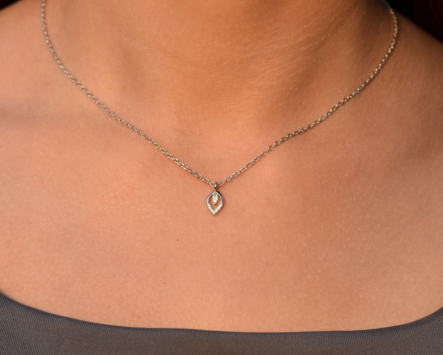 silver necklace WITH ZIRCON STONE  925K